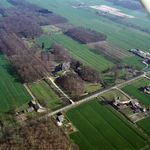 842221 Luchtfoto van huis Leeuwenburgh met het omliggende park (Langbroekerdijk 39) te Driebergen-Rijsenburg, vanuit ...